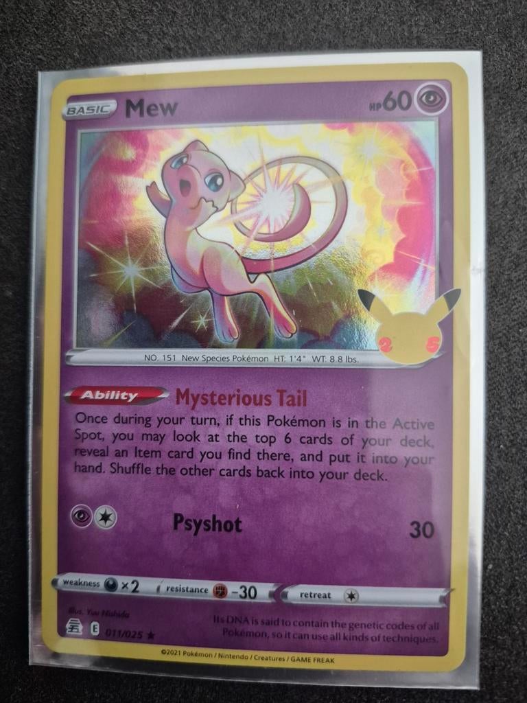 Mew Pokémon Kaart (Holo) - Celebrations 25th Anniversary, Ophalen of Verzenden, Zo goed als nieuw, Losse kaart, Foil