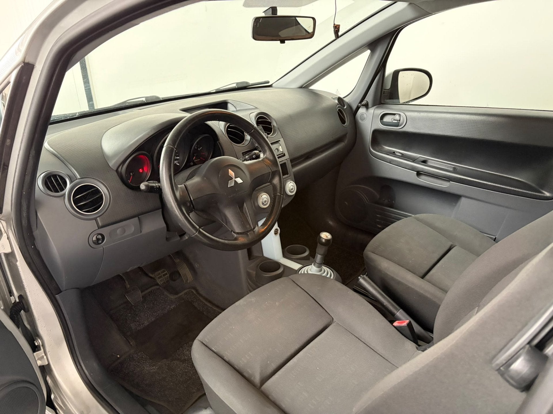 Mitsubishi Colt 1.3 Heartbeat. APK 08-2027! (bj 2006), Auto's, Gebruikt, 4 cilinders, Colt, Origineel Nederlands