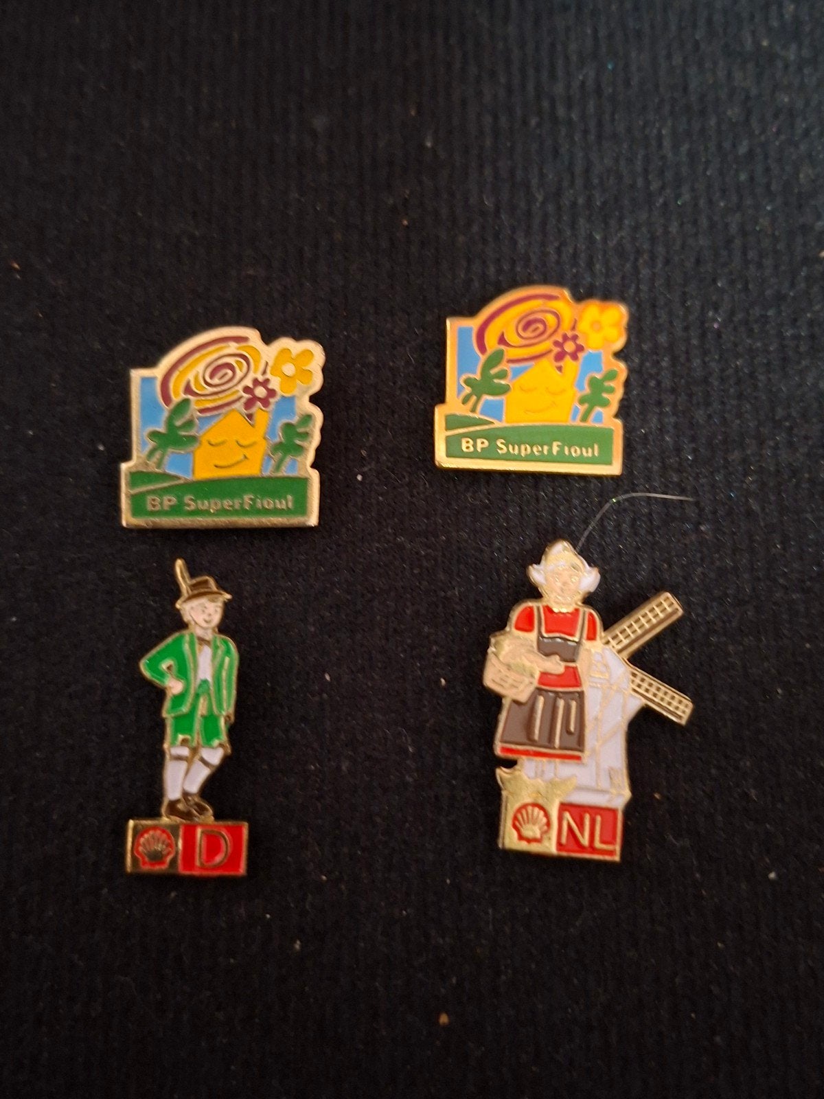 2 Pins SHELL en 2 Pins BP, Ophalen of Verzenden, Gebruikt, Merk