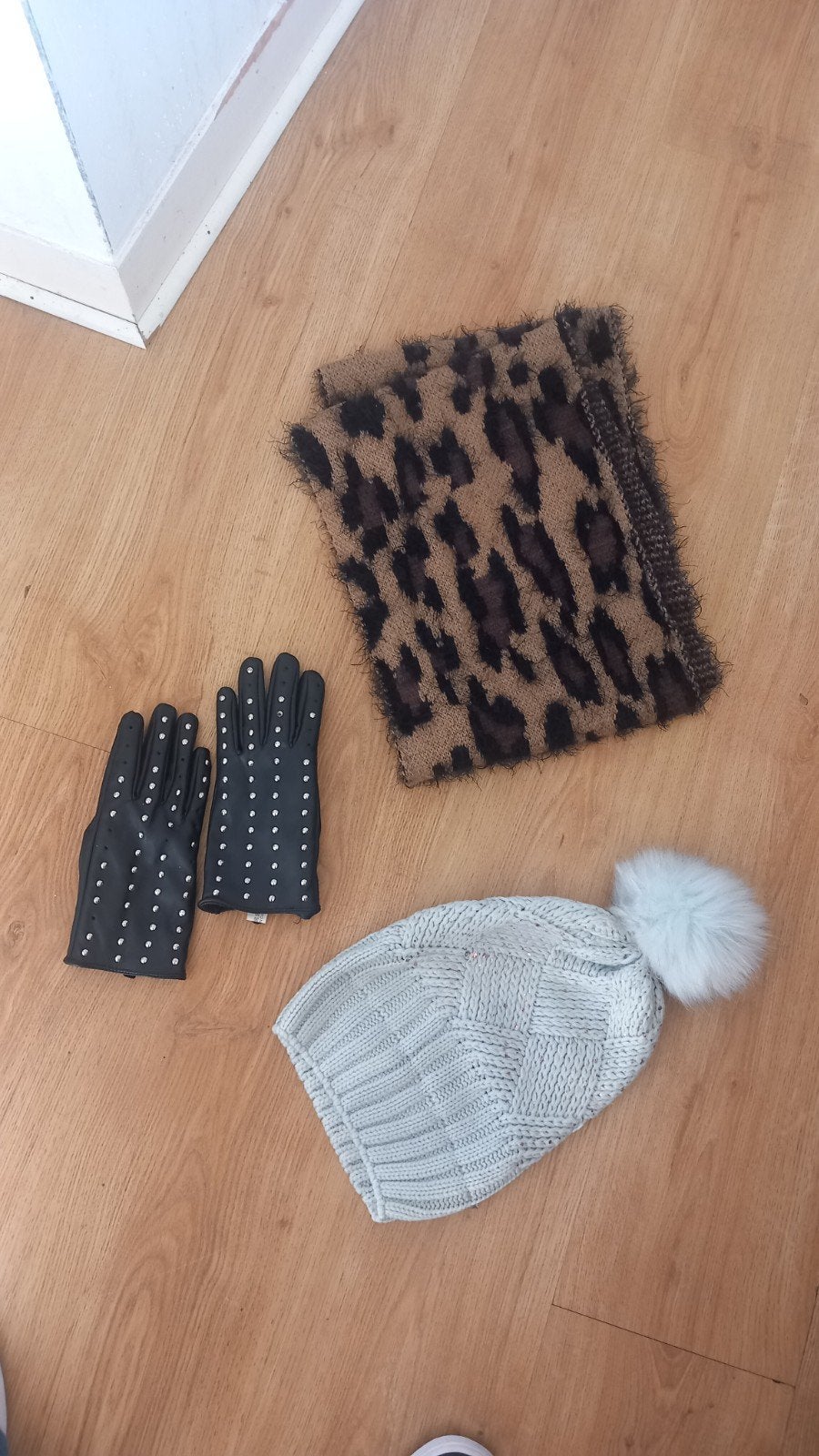 Gratis muts, sjaal en handschoenen set, Ophalen, Gedragen, Muts