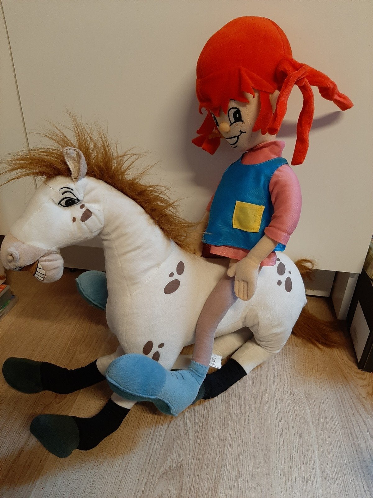 Pippi langkous en witje grote knuffel figuren, Ophalen of Verzenden