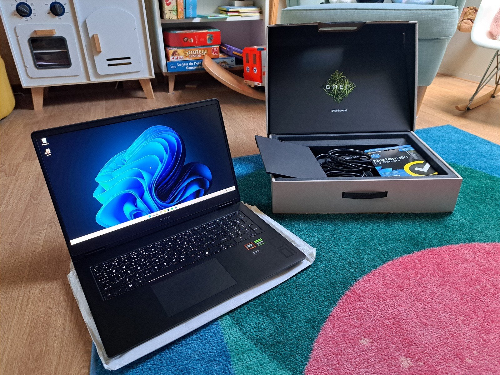 HP Omen 17-db0520nd Gaming Laptop