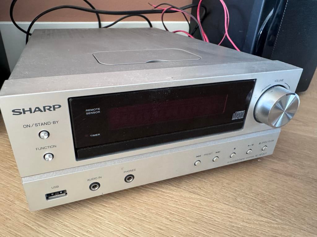 Sharp Microset met Radio, USB en speakers, Ophalen, Zo goed als nieuw, Minder dan 60 watt, Overige merken