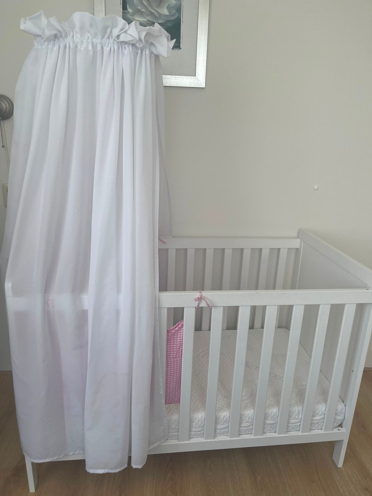 Babybedje met matras en hemeltje, Ophalen, 70 tot 85 cm, 140 tot 160 cm, Zo goed als nieuw