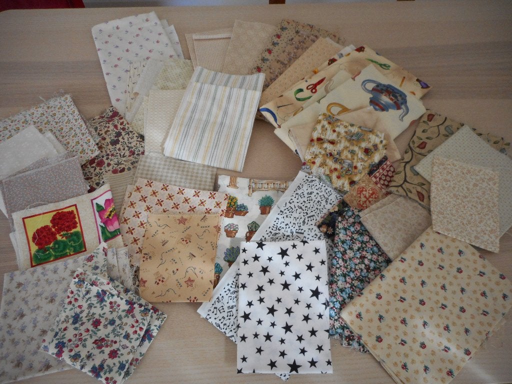 Pakket lapjes, stof in de kleur tint beige, crème en wit, Hobby en Vrije tijd, 120 cm of meer, Beige, Ophalen of Verzenden, Zo goed als nieuw