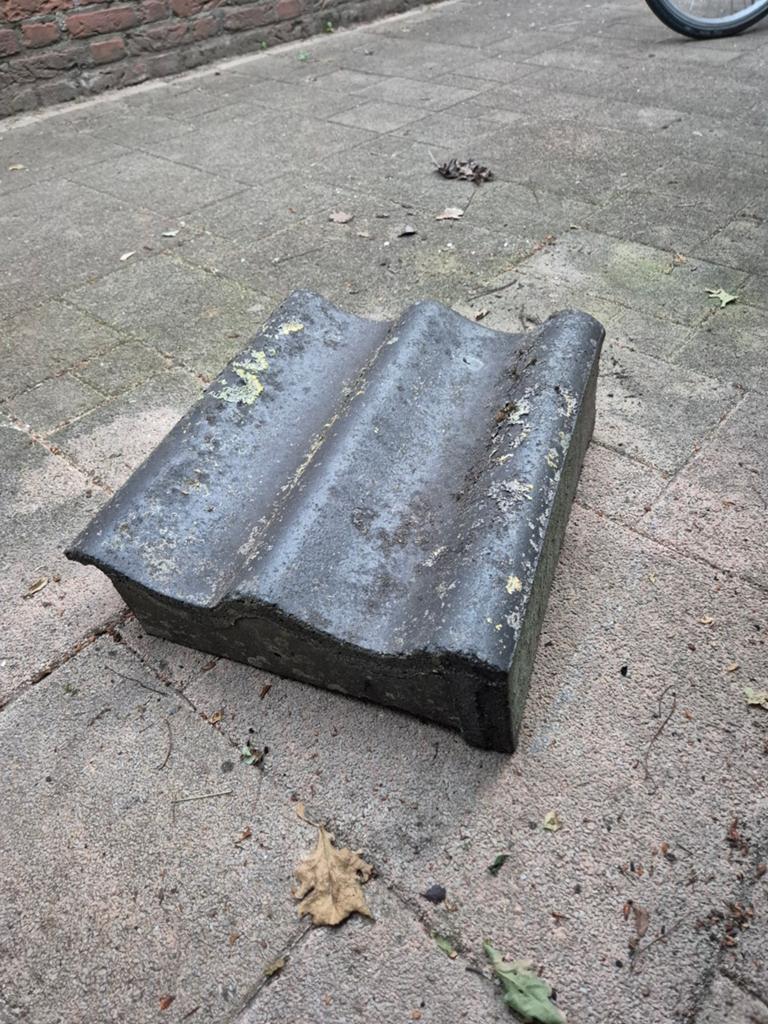 Sneldekker hoekchaperonpan, Doe-het-zelf en Verbouw, Dakpannen en Dakbedekking, Ophalen, Steen of Klei, Minder dan 5 m², Dakpannen