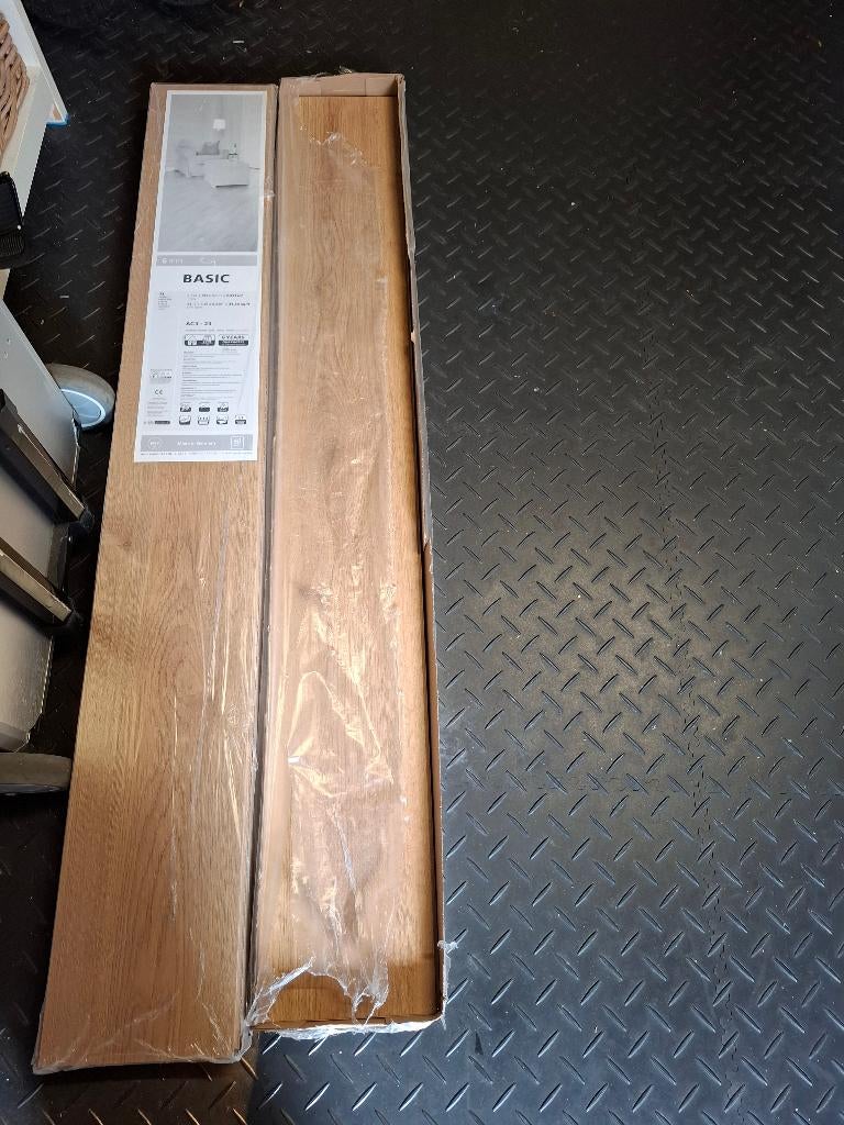 Laminaat (15 panelen) kliklaminaat, Ophalen, Nieuw, Minder dan 5 m², 10 tot 30 cm