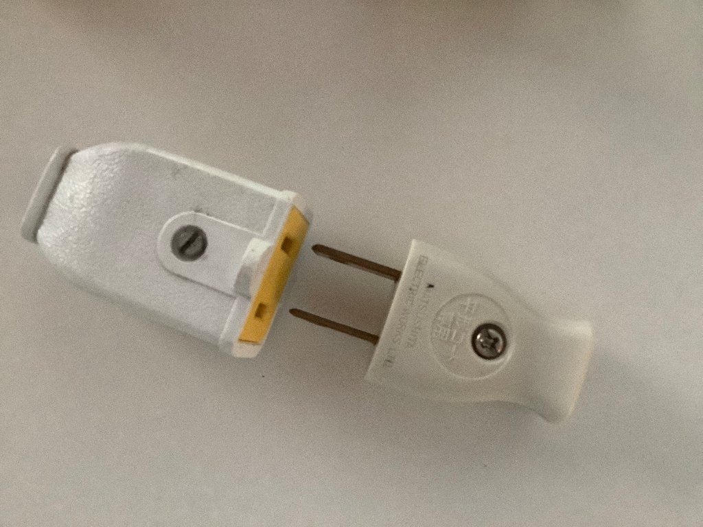 Oude stekker SA155W multiplier  3 GANG stekkeradapter, Doe-het-zelf en Verbouw, Elektra en Kabels, Ophalen of Verzenden, Gebruikt