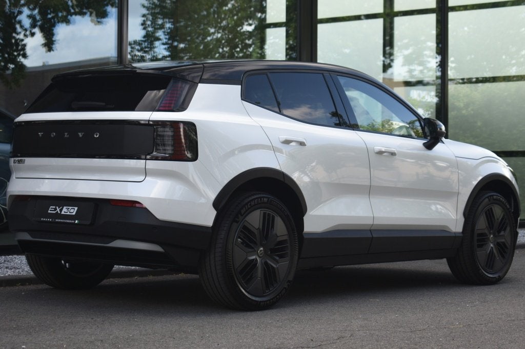 Volvo EX30 Cross Country P5 Long Range Plus Europa 69kWh/272, Automaat, 476 km, 0 cilinders, Gebruikt