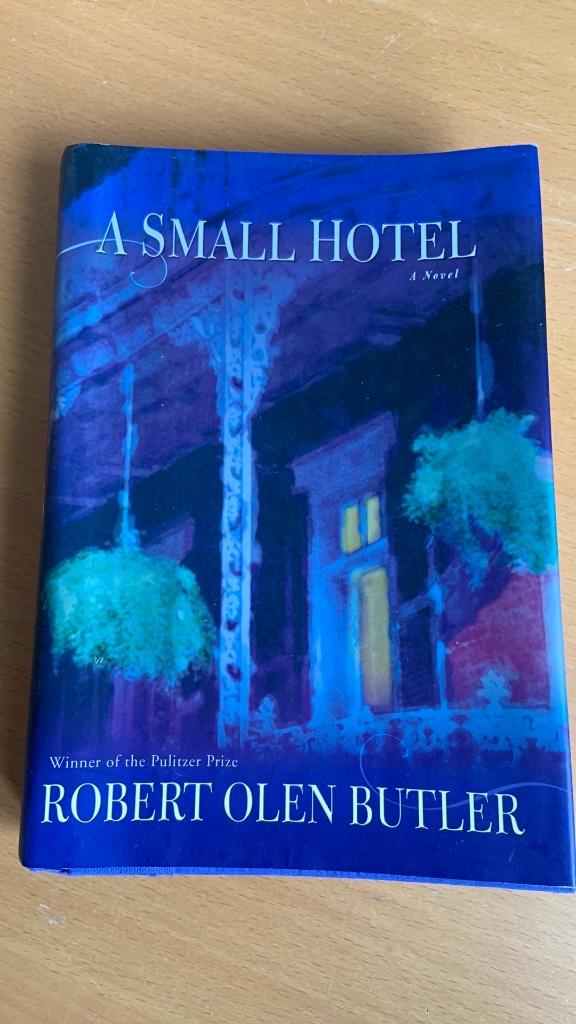 A small hotel - Robert Olen Butler, Ophalen of Verzenden, Zo goed als nieuw