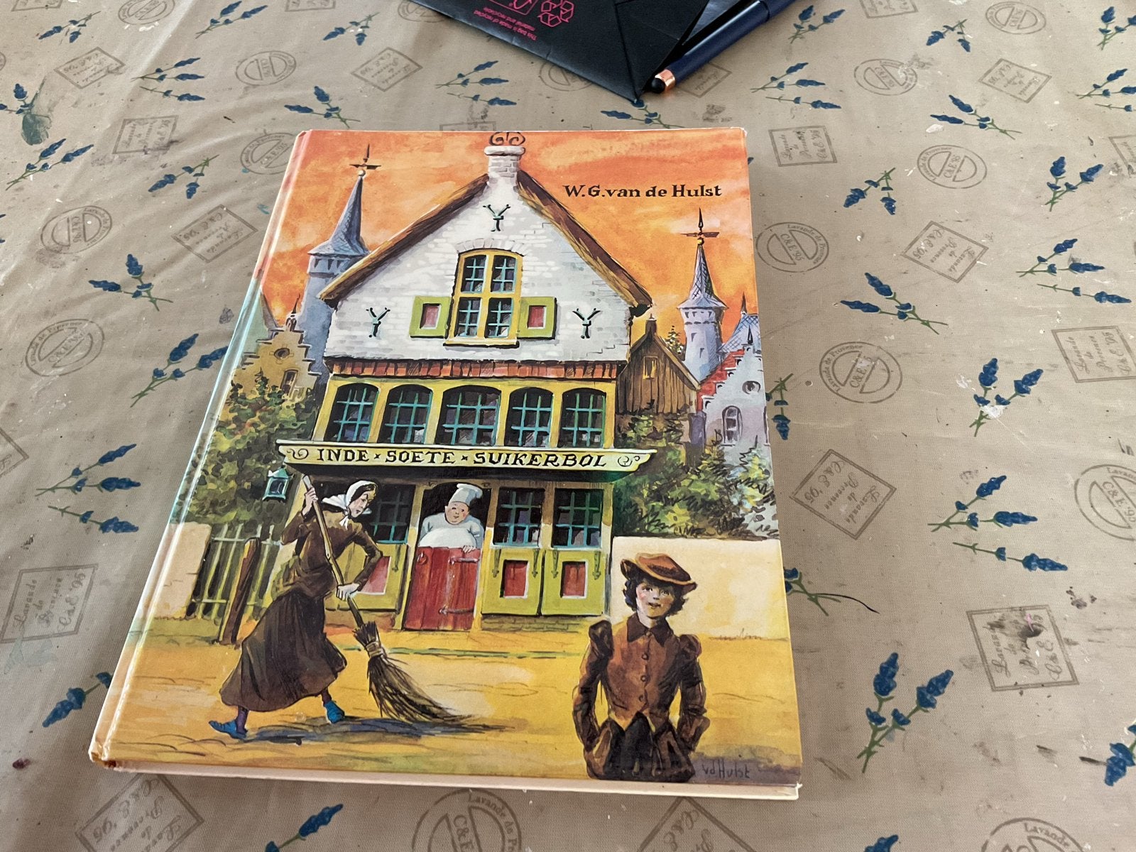 W.G. van de Hulst - In de Soete Suikerbol met plaatjes, Boeken, Kinderboeken | Jeugd | onder 10 jaar, Gelezen, Fictie algemeen