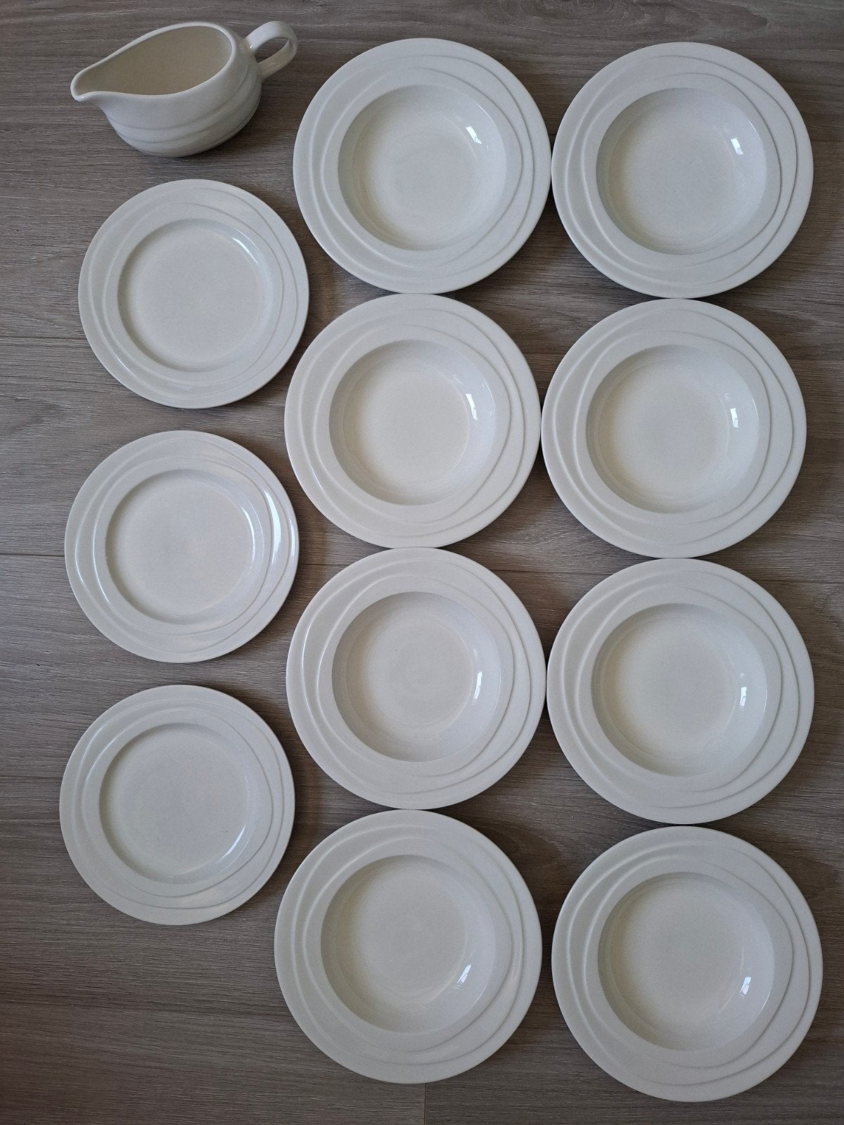Jamie oliver bprden, WAVE servies, sauskom - 12 borden, Keramiek, Ophalen of Verzenden, Zo goed als nieuw, Modern