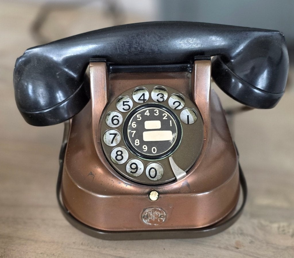 Te koop Prachtige Vintage Koperen RTT 56 Draaischijftelefoon, Ophalen of Verzenden