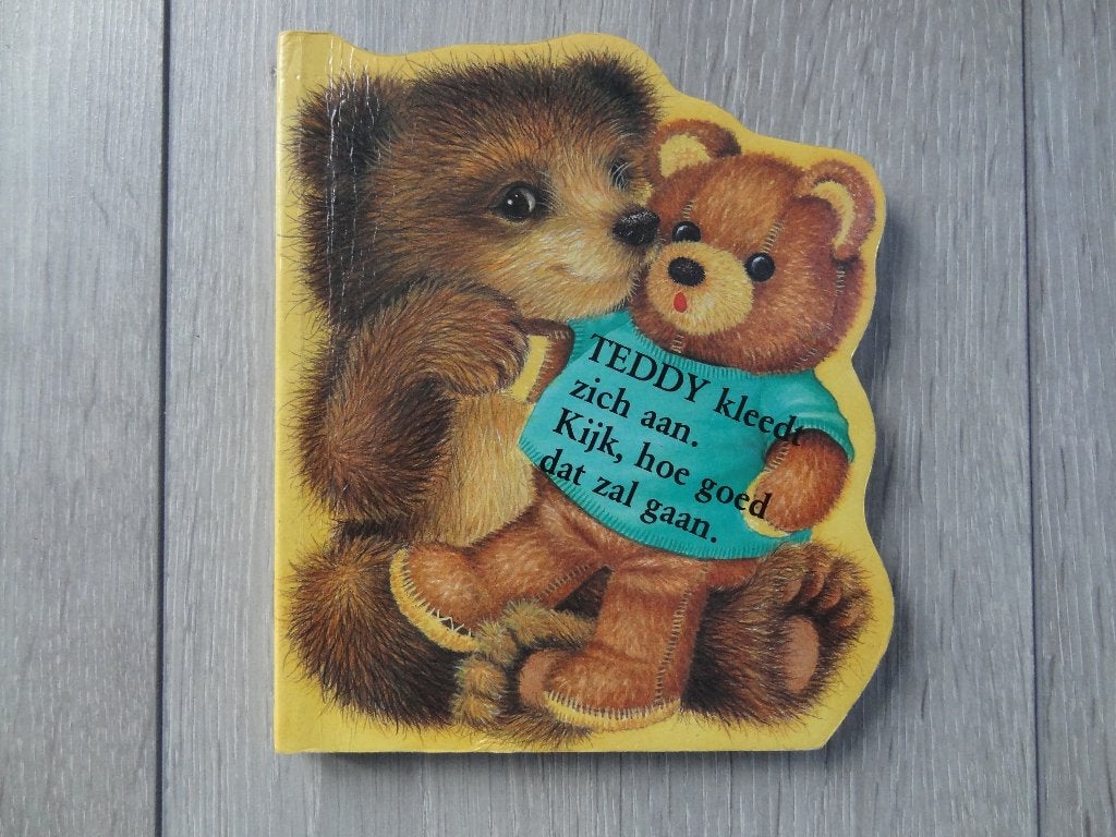 Kartonboek Teddy Kleedt Zich Aan >Snelle Verzending!<, Ophalen of Verzenden, Gelezen, Jongen of Meisje, Non-fictie