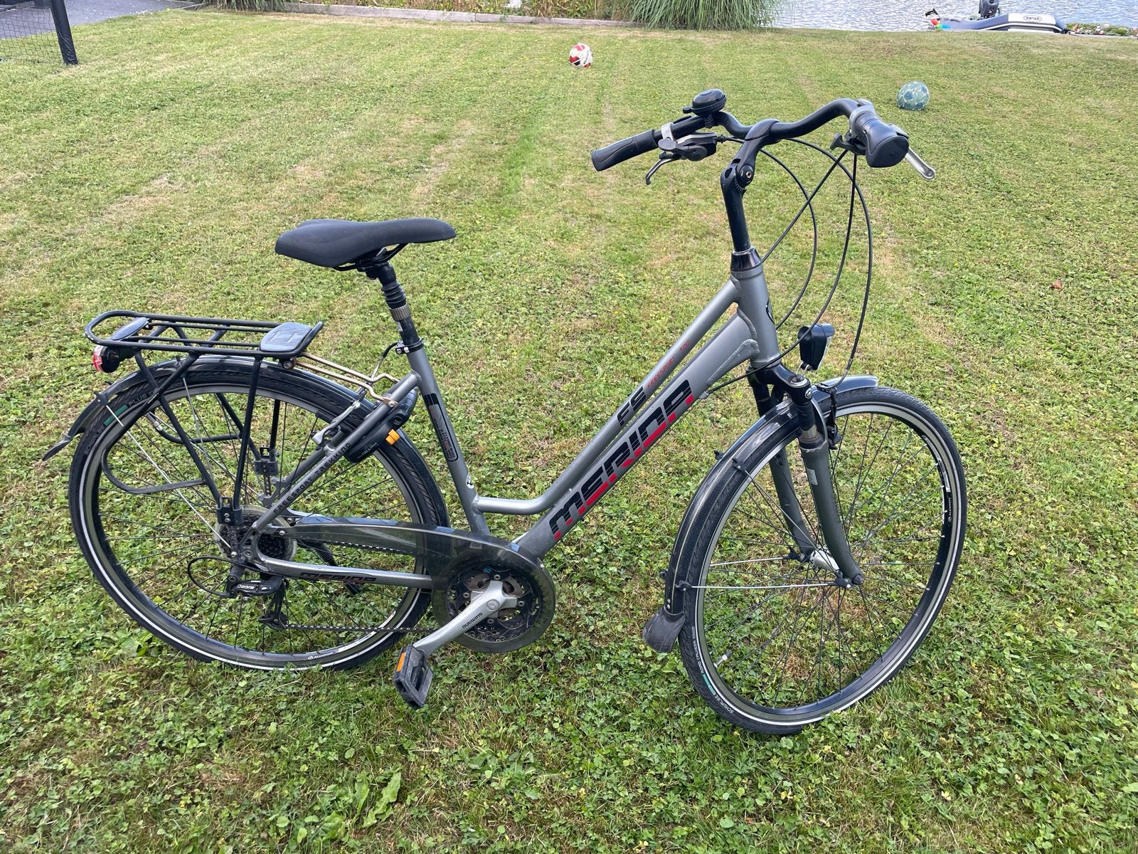Merida Freesport 300 Trekking Damesfiets, 28 inch, Velgrem, Meer dan 20 versnellingen, Ophalen