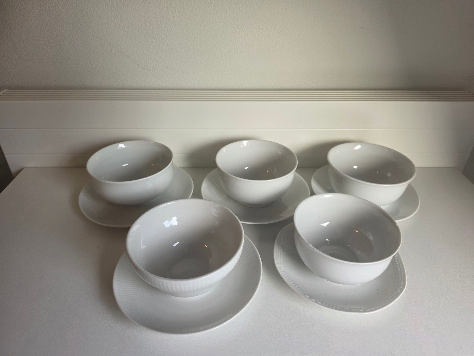 Vintage porseleinen kommen met vaste schotels - sauskom, Antiek en Kunst, Ophalen of Verzenden