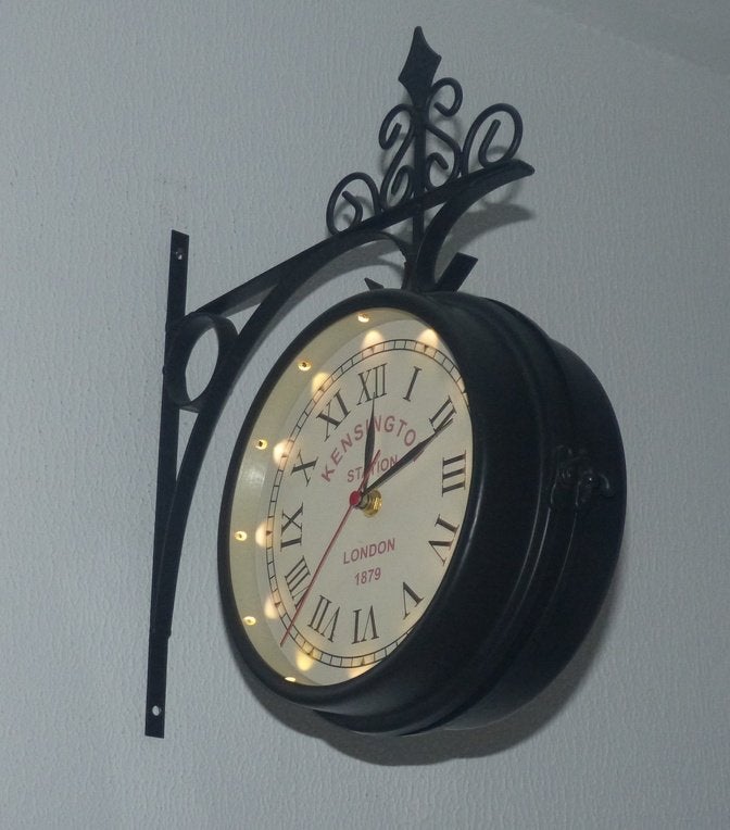 Klassiek stationsklok KENSINGTON, 20 cm. met licht erin., Analoog, Ophalen of Verzenden, Zo goed als nieuw, Werkt op batterijen