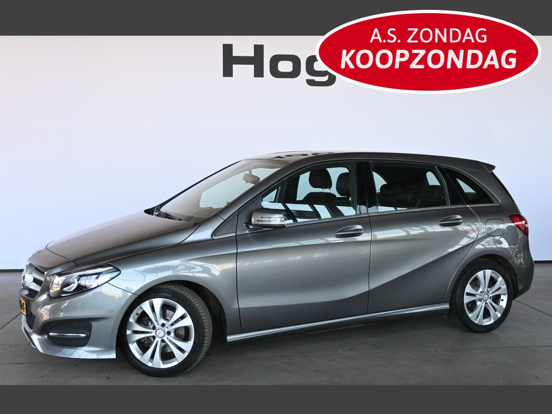 Mercedes-Benz B-Klasse 180 Ambition Automaat Clima Navigatie, Auto's, 1325 kg, Gebruikt, 4 cilinders, Met garantie (alle)