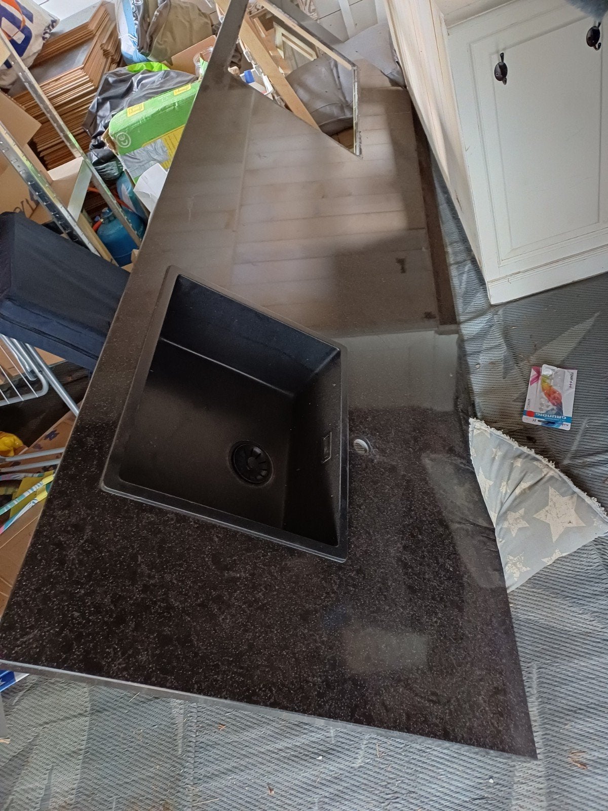 Gratis natuursteen-achtig kookeiland blad (als nieuw 264x90), Huis en Inrichting, Keuken | Complete keukens, Ophalen, Zwart, Overige typen
