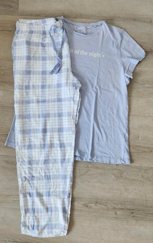 Dames pyjama set, kleur lila wit, maat XL, merk esmara, Kleding | Dames, Esmara, Ophalen of Verzenden, Zo goed als nieuw, Maat 46/48 (XL) of groter