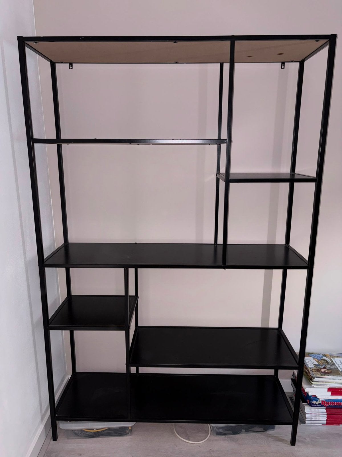 Zwarte wandkast, Huis en Inrichting, Kasten | Wandmeubels, Ophalen, Met plank(en), Zo goed als nieuw, Minder dan 150 cm