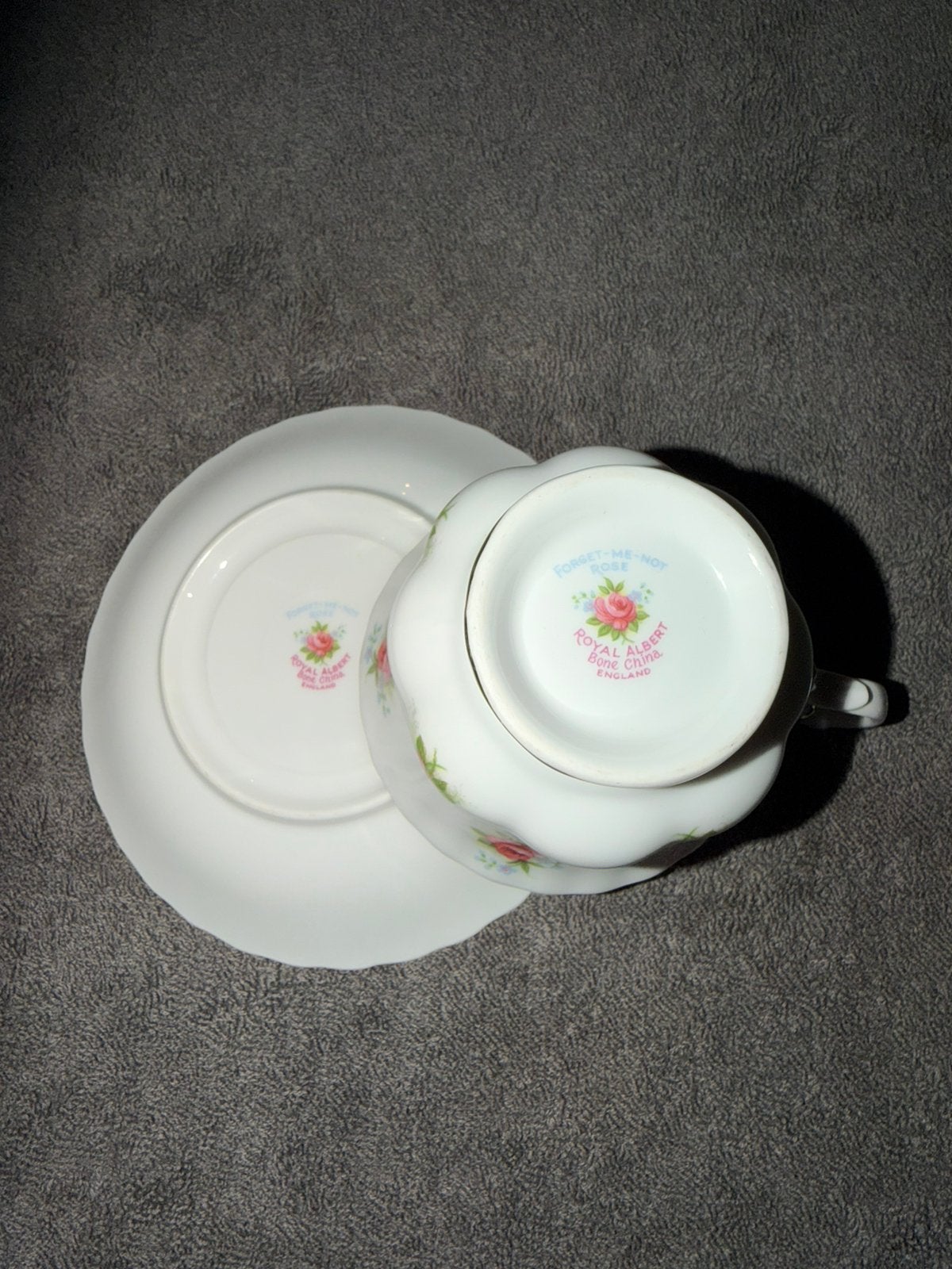 Nieuw 2X Royal Albert En Meer, Nieuw, Ophalen of Verzenden, Overige stijlen, Kop(pen) en/of Schotel(s)