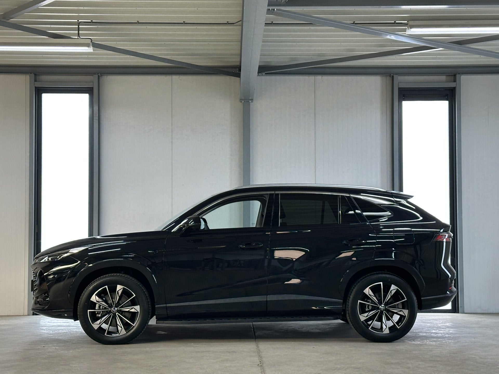 MG MG HS PHEV 1.5 Luxury | Leder | Apple Carplay/Android Aut, Auto's, 12 maanden, Gebruikt, Zwart, 4 cilinders