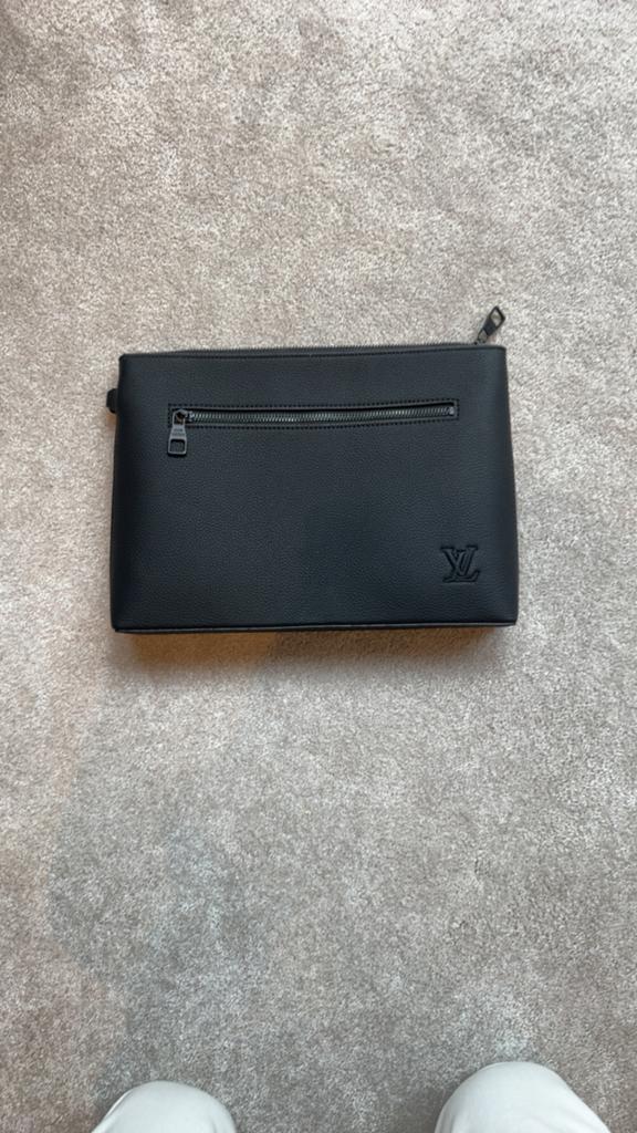 LV Takeoff Pouch, Ophalen of Verzenden, Nieuw, Zwart, Heer of Dame