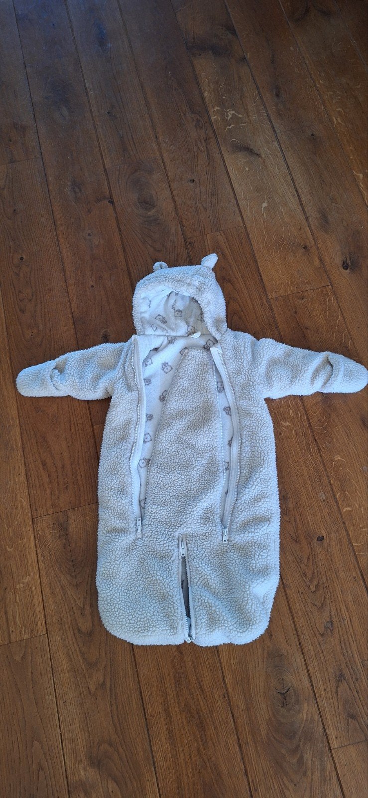 onesie, baby, openingen/ritsen voor maxicosi, Ophalen, Gebruikt