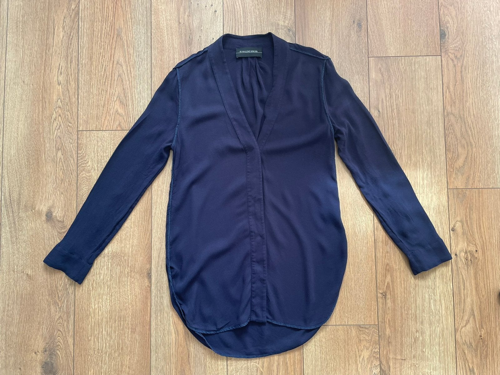 By Malene Birger prachtige donkerblauwe blouse maat 38, Kleding | Dames, Ophalen of Verzenden, Gedragen, Maat 38/40 (M), Blauw
