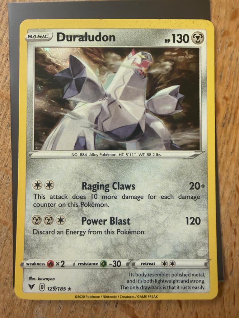 Duraludon 129/185 holo | misdruk print fout, Hobby en Vrije tijd, Verzamelkaartspellen | Pokémon, Ophalen of Verzenden, Zo goed als nieuw