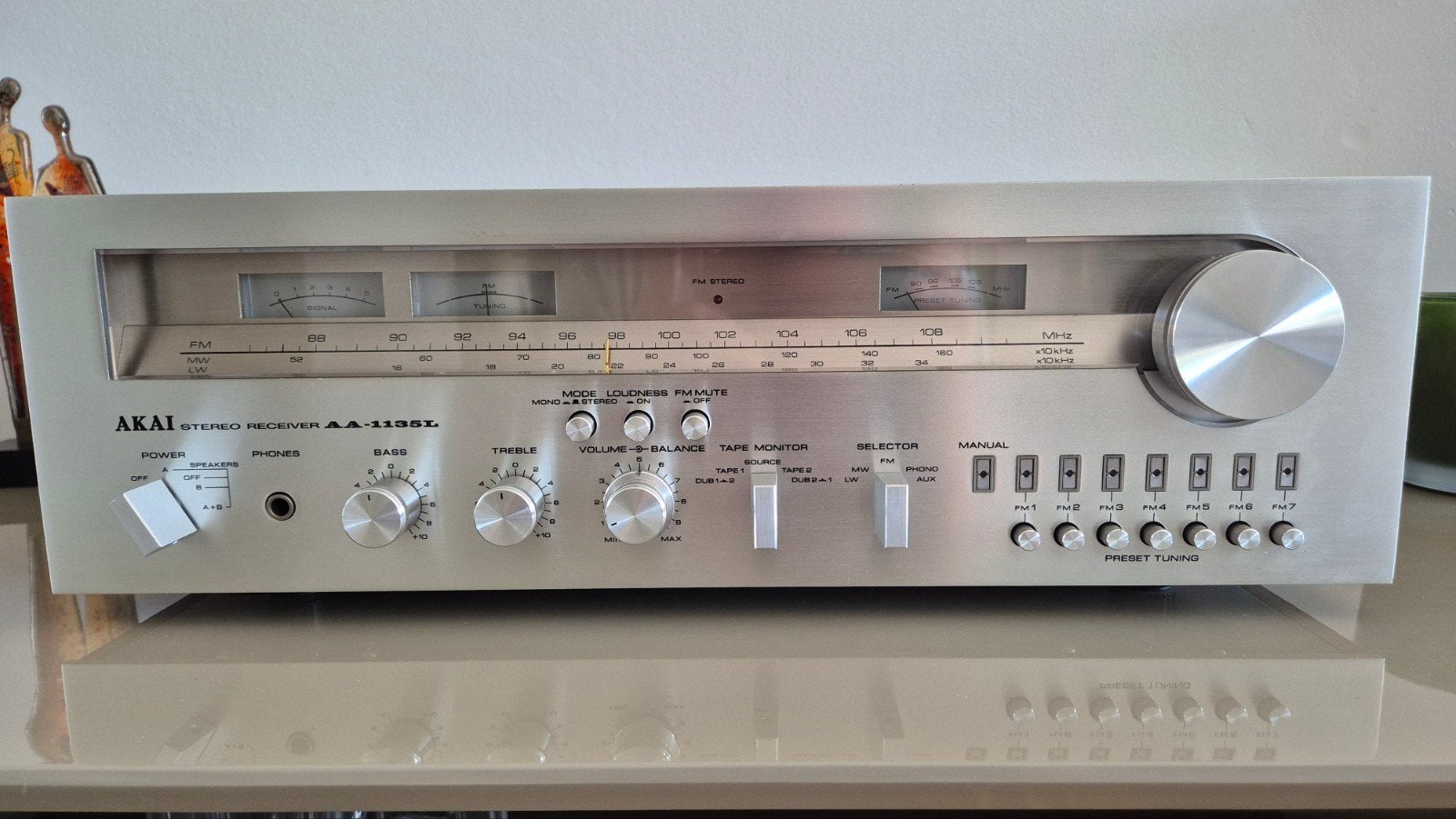 AKAI AA-1135L stereo receiver, Zo goed als nieuw, Ophalen, Overige merken, Minder dan 60 watt