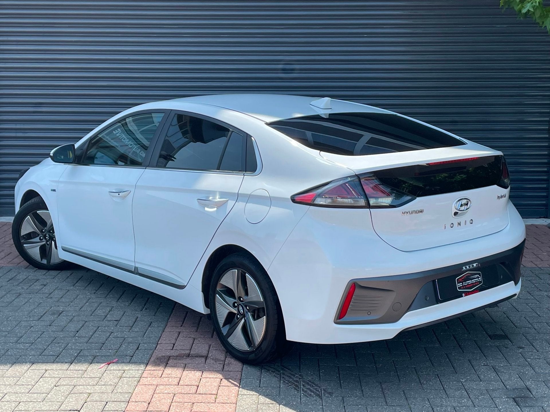 Hyundai IONIQ 1.6 GDi Comfort Only Export! | Led | Navi, 28 km/l, Wit, Bedrijf, IONIQ