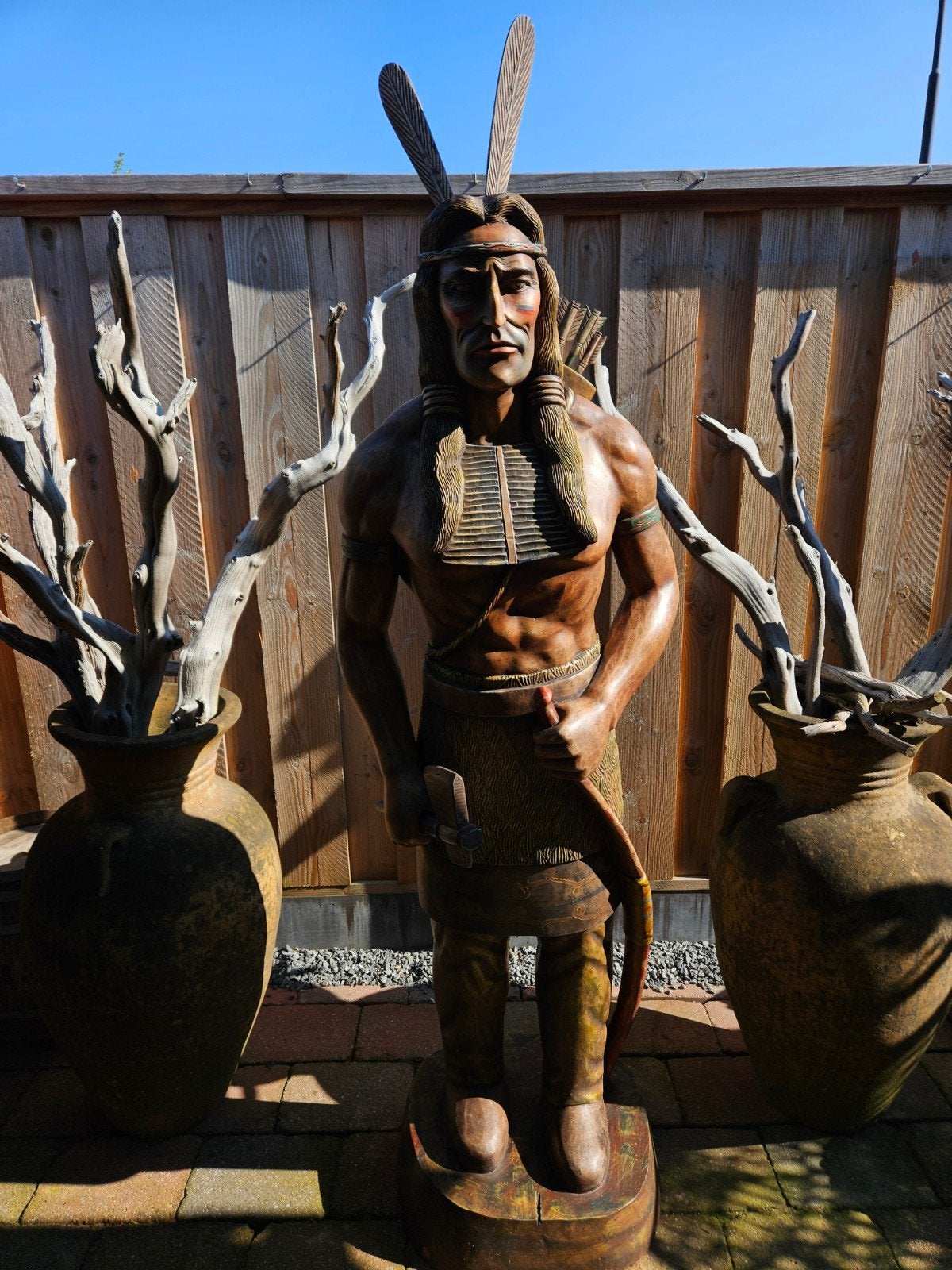 MASSIEF HOUTEN INDIANEN BEELDEN VOOR STEAKHOUSE COUNTRY BAR, Antiek en Kunst, Ophalen, Houtsnijwerk