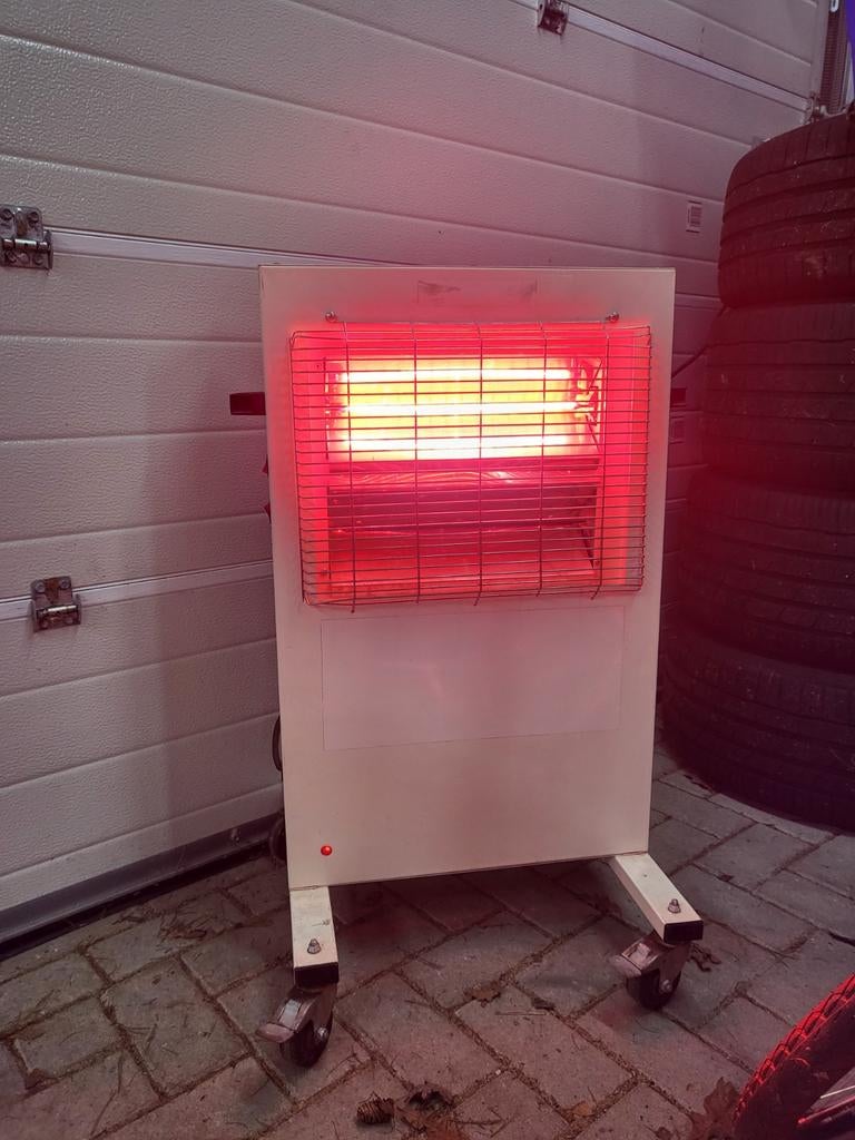 Infrarood heater 230V met 2 lampen, Ophalen, 30 tot 80 cm, Gebruikt, Kachel