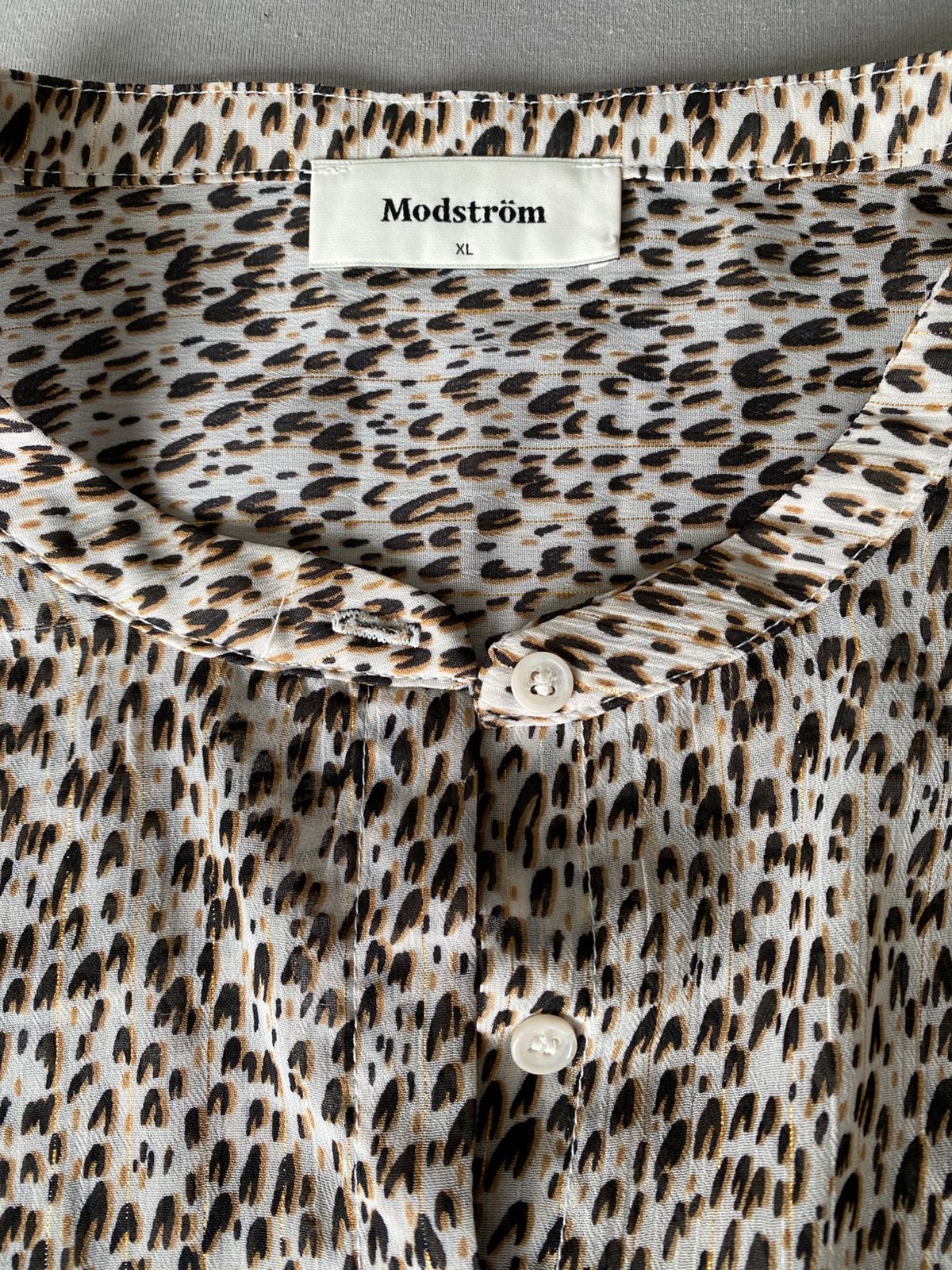 Modström Blouse met Luipaardprint - Maat XL, Ophalen of Verzenden, Zo goed als nieuw, Maat 46/48 (XL) of groter, Overige kleuren