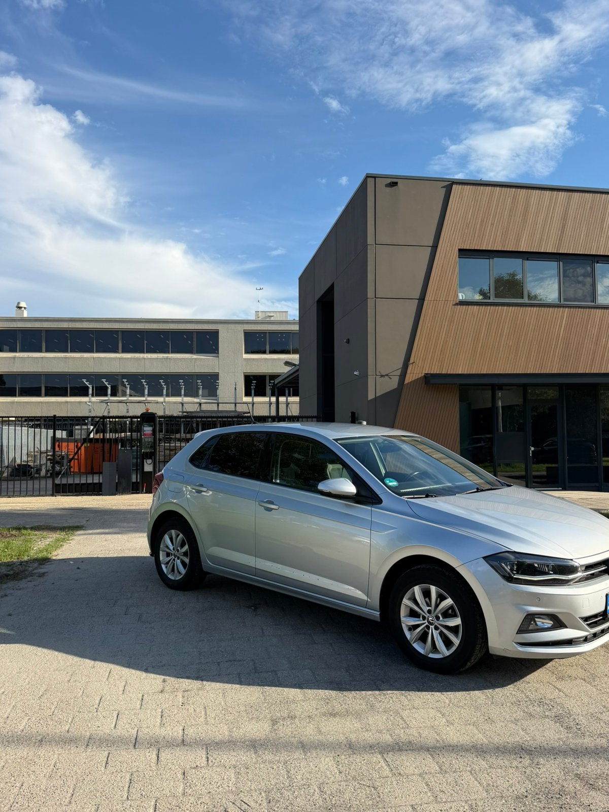 Volkswagen Polo 1.0 TSI 95pk 7-DSG 2021 Grijs IQ Drive, Stof, Zwart, 95 pk, 1096 kg