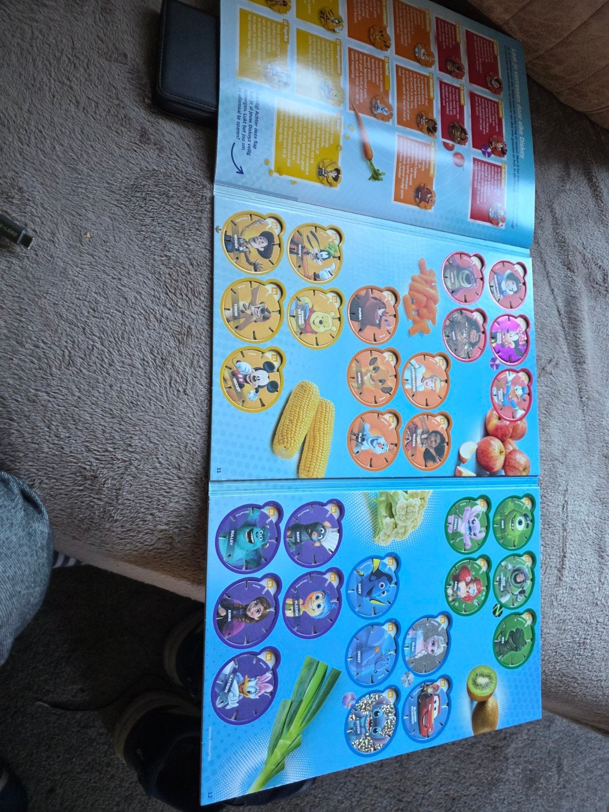 Disney en Pixar Flippo's/Pogs met verzamelmap, Ophalen of Verzenden