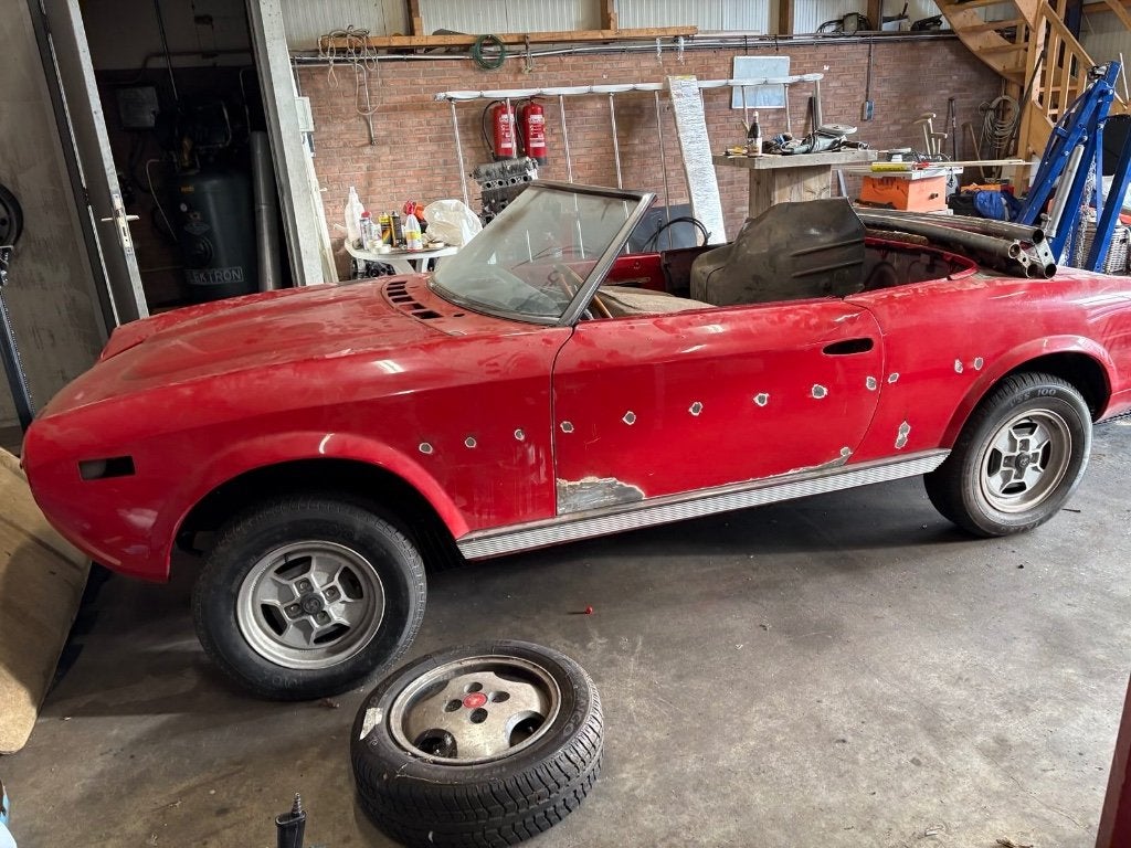 Fiat 124 Spider (1980) 2000 USA restauratie project, Auto's, Zwart, Cabriolet, Particulier, 2000 cc