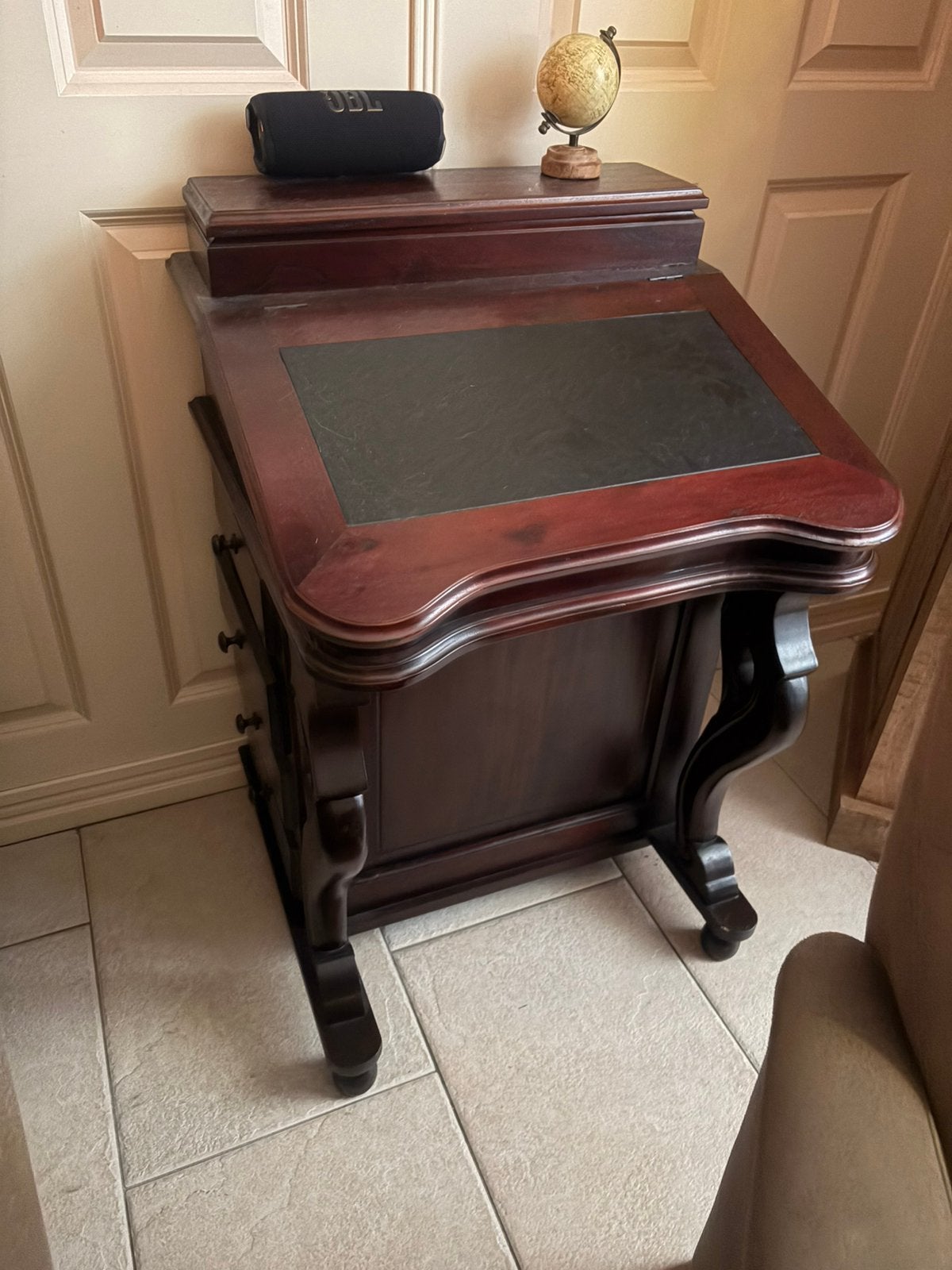 Secretaire klein, Ophalen