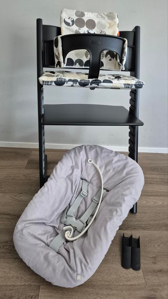 Zwarte Stokke Tripp Trapp set, Ophalen of Verzenden, Zo goed als nieuw, Meegroeistoel, Stoelverkleiner