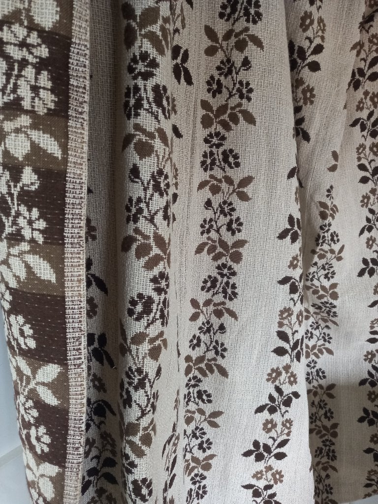 Vintage beige gebloemde gordijnen, 330x145 cm, Huis en Inrichting, Stoffering | Gordijnen en Lamellen, Bruin, Ophalen of Verzenden