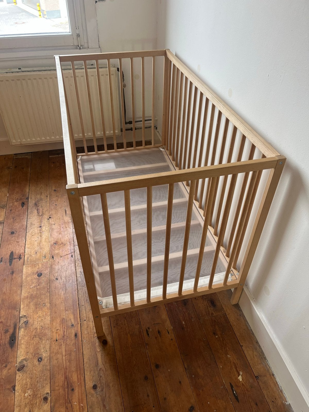 Houten ledikant (IKEA) voor baby of peuter, Ophalen, Zo goed als nieuw, Ledikant