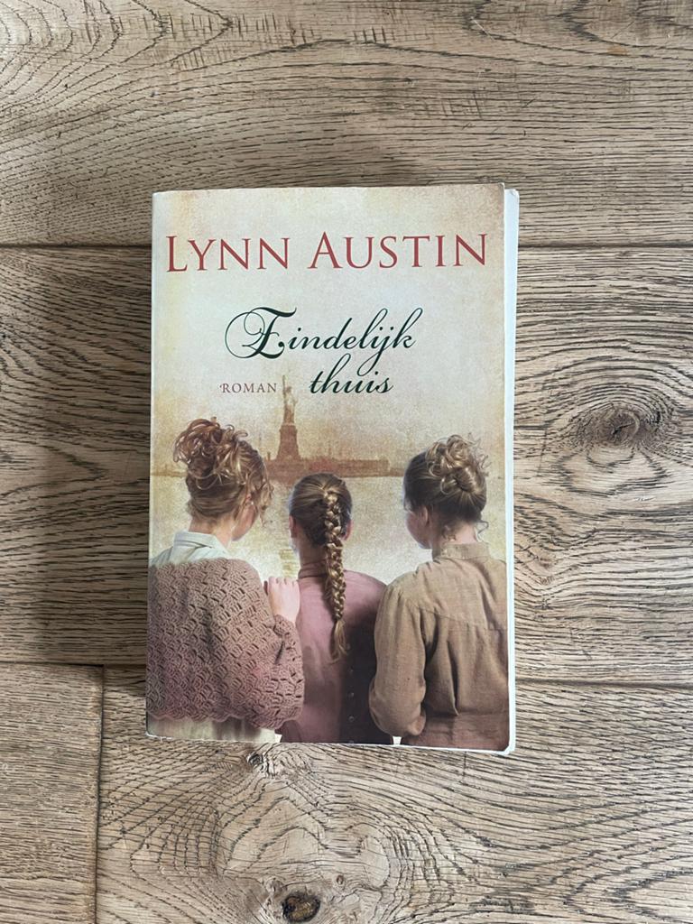 Lynn Austin - Eindelijk thuis - Romantisch boek, Ophalen of Verzenden, Gelezen