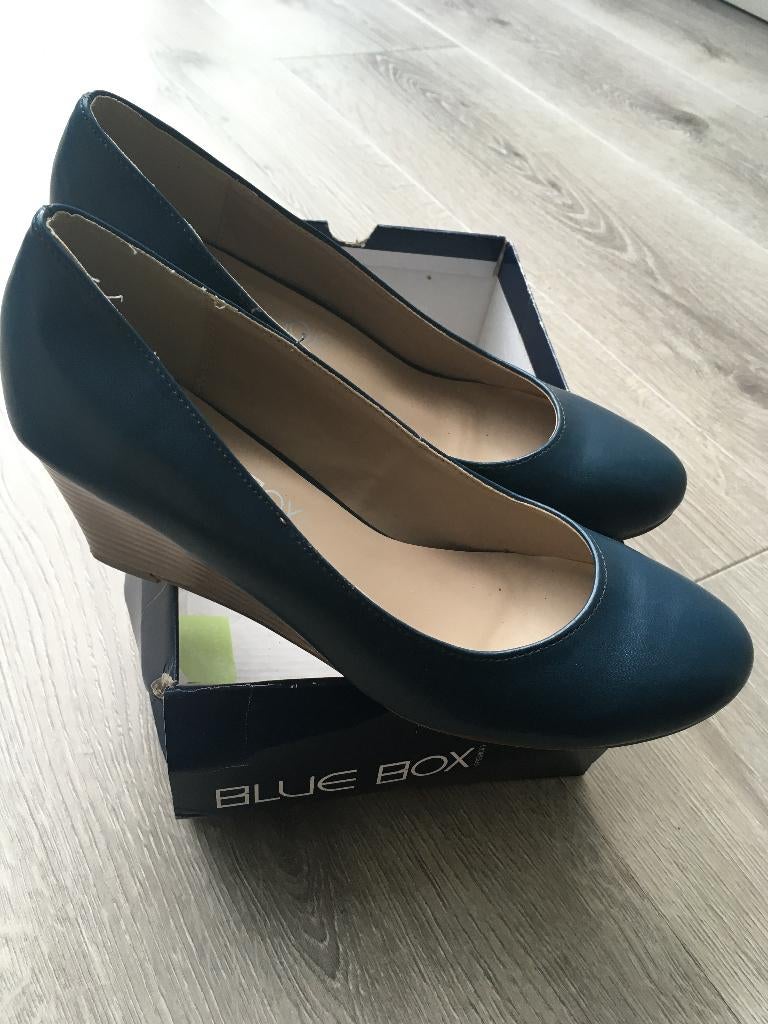Sleehak Blauwe Schoen/Pumps voor maar 5 euro!!, Blue Box, Blauw, Instappers, Ophalen of Verzenden