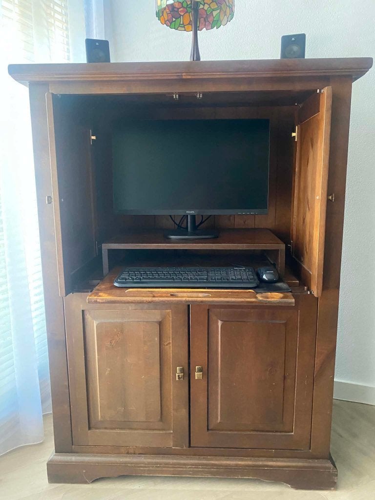 Computerkast in notenkleur met inschuifdeurtjes en extra,s., Ophalen, Gebruikt, 70 tot 120 cm, 120 tot 170 cm