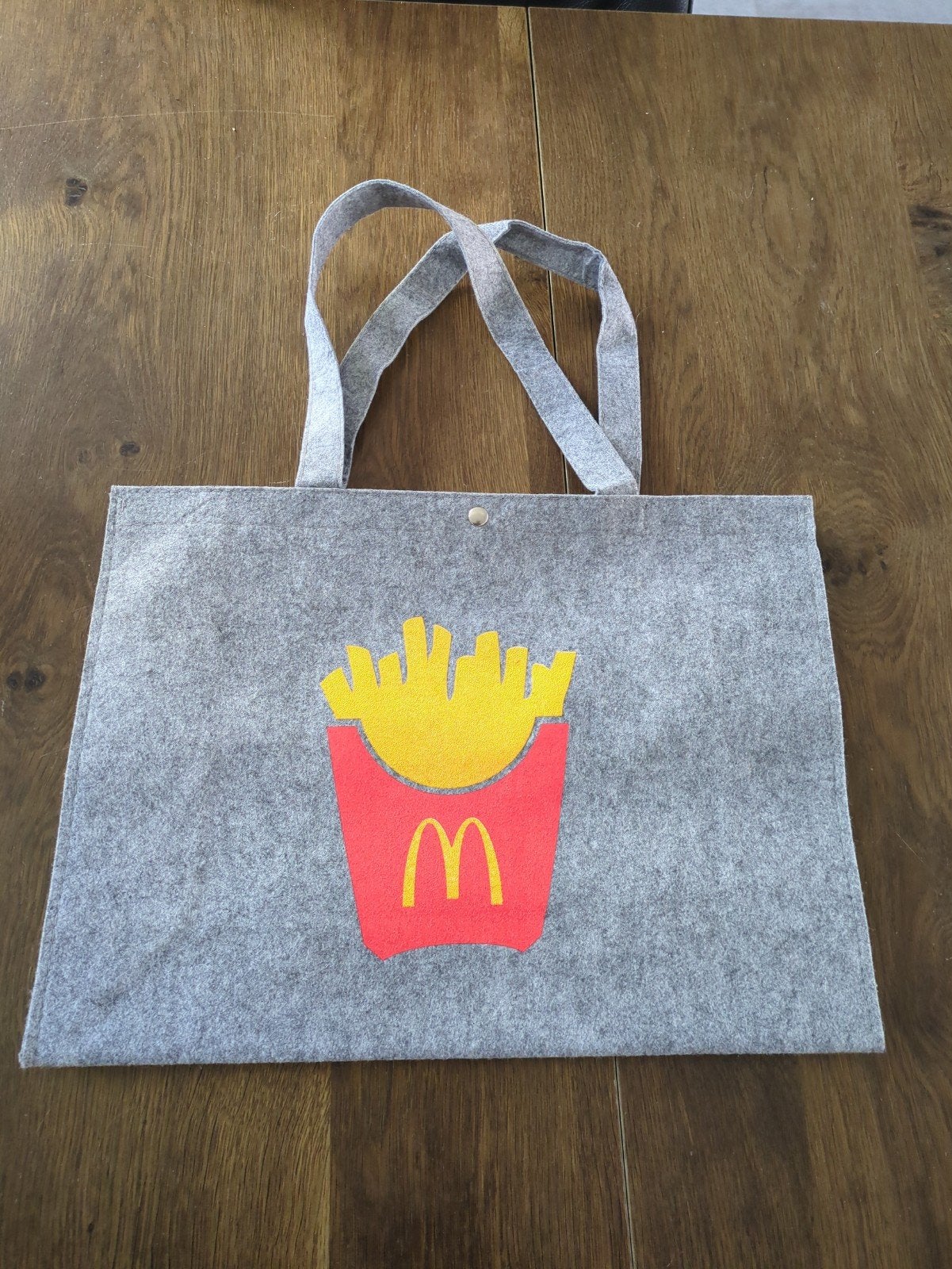 Grijze vilten tas met McDonald's frietjes opdruk, Ophalen of Verzenden, Nieuw, Grijs, Shopper