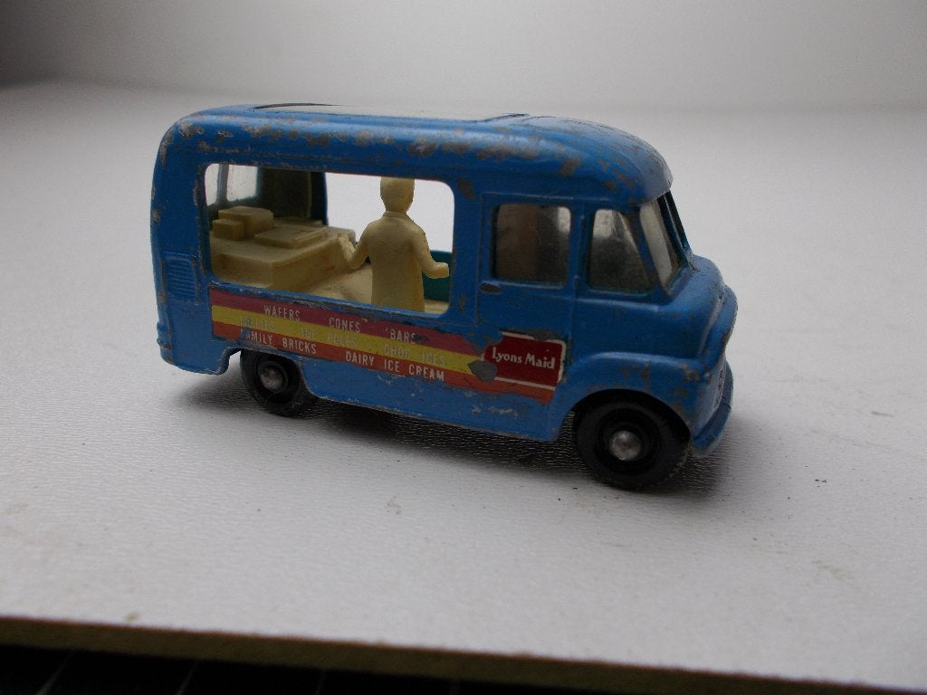 1963 Lesney Matchbox No. 47 COMMER ICE CREAM CANTEEN., Ophalen of Verzenden, Gebruikt, Bus of Vrachtwagen, Lesney