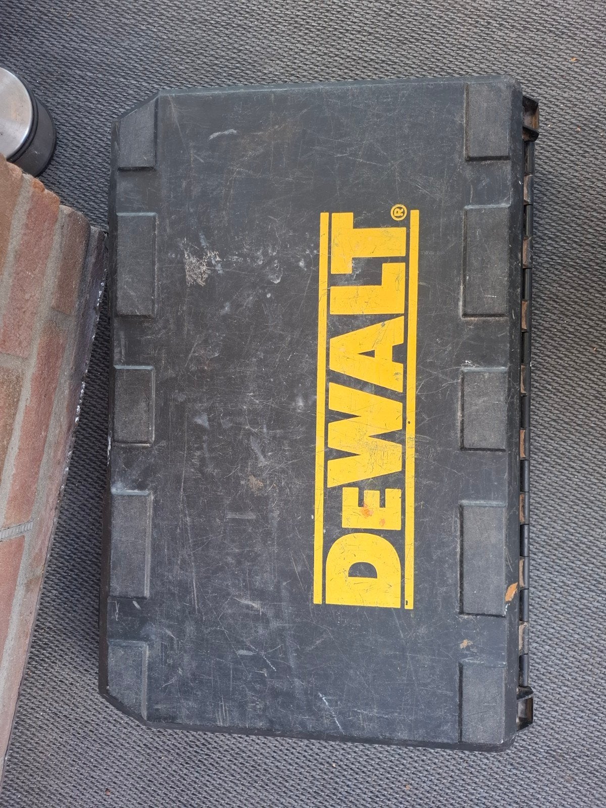 DeWalt Boorhamer met accu en lader in koffer, Ophalen, Boor- en/of Breekhamer, Klopboormechanisme, Gebruikt