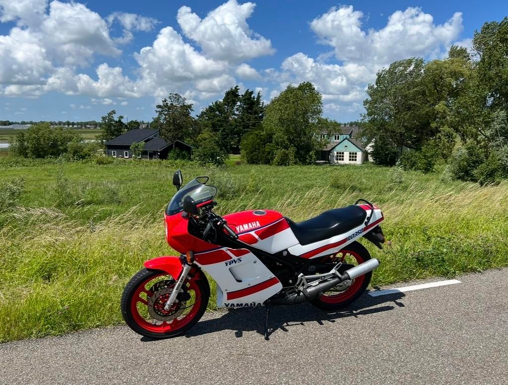 Yamaha RD350LC, Motoren, 2 cilinders, Motorrijbewijs A, 345 cc, Meer dan 35 kW